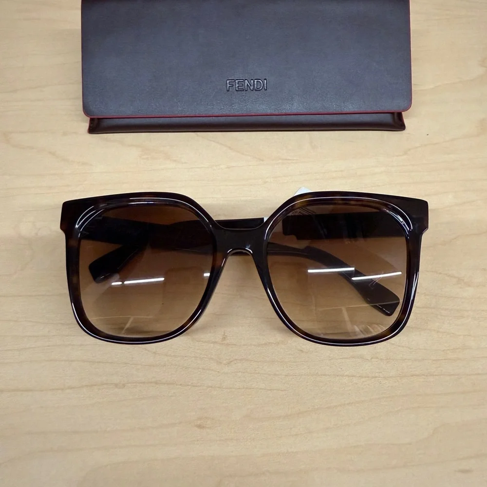 Fendi Brown Tortoiseshell Square Gradient Sunglasses